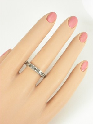 English wedding ring hand