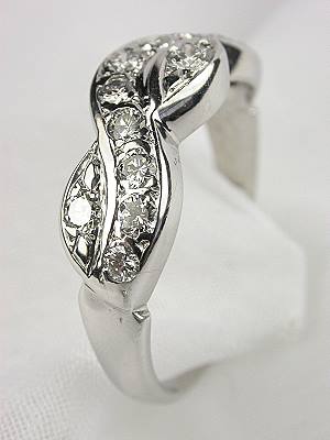 Vintage Retro Diamond Wedding Ring
