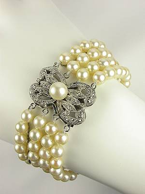 1950s Pearl and Diamond Antique Bracelet