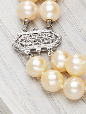 Double Strand Vintage Pearl Bracelet