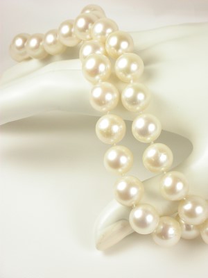 Classic Pearl Necklace