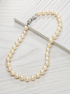 Vintage Pearl Necklace with Diamond Clasp