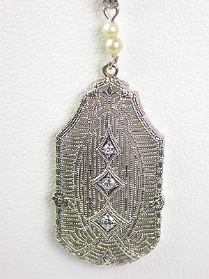 1930s Filigree Vintage Pendant