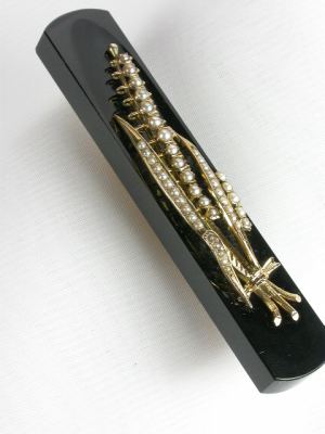 Antique Victorian Onyx Mourning Pin with Pearls