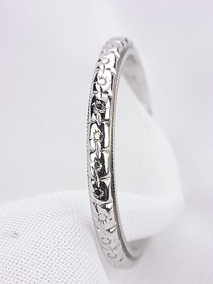 Antique 1929 Carved Wedding Ring