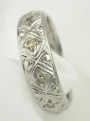 1920s Platinum and Diamond Wedding Ring