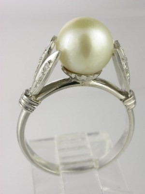 1940s Antique Pearl Engagement Ring