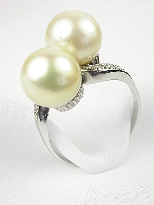 Vintage Engagement Ring with Pearls