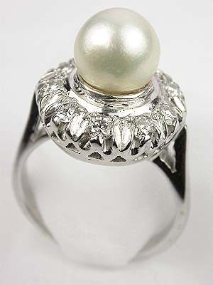 Vintage Retro Pearl Engagement Ring