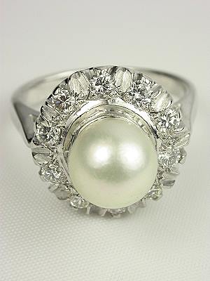 Vintage Retro Pearl Engagement Ring