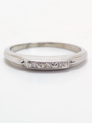 Art Carved Diamond Wedding Ring