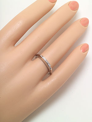 Art Carved Diamond Wedding Ring