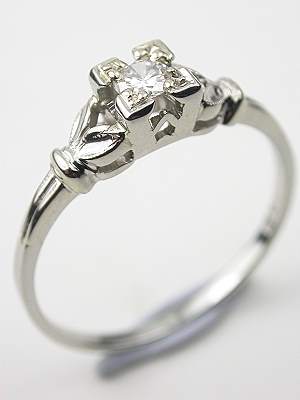 Classic 1930s Vintage Ring with Leaf Motif