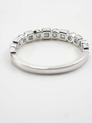 Wedding Ring with Round and Princess Cut Diamonds