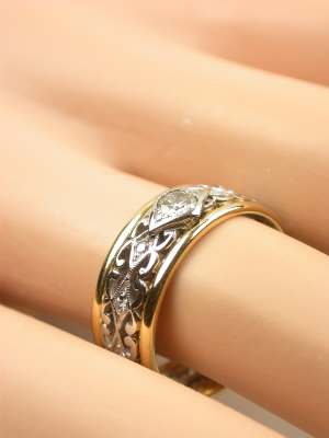Two Toned Vintage Wedding Ring