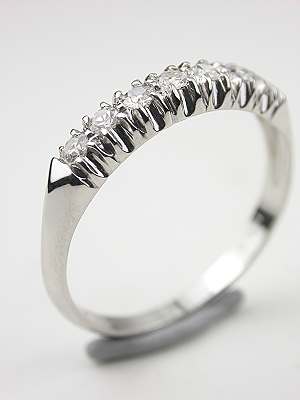 Antique Diamond Wedding Ring in Platinum