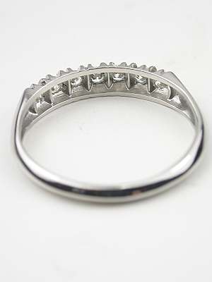 Antique Diamond Wedding Ring in Platinum