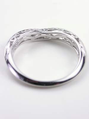 Vintage Style Wedding Ring with Leaf Motif