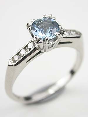 Antique Ring with Fishtail Setting
