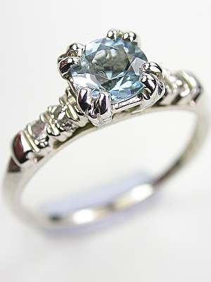 Vintage Aquamarine Ring with Split Prong Design