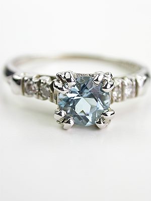 Vintage Aquamarine Ring with Split Prong Design