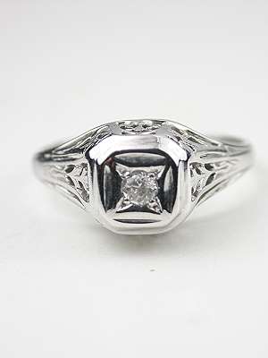 Antique Engagement Ring with Old European Cut Diamond