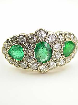 Antique Emerald Ring with Scalloped Design