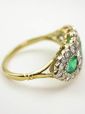 Antique Emerald Ring with Scalloped Design