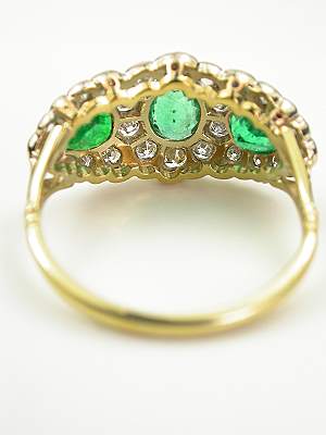 Antique Emerald Ring with Scalloped Design