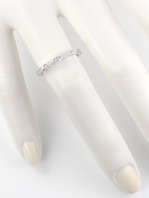 Diamond Wedding Ring in the Vintage Style