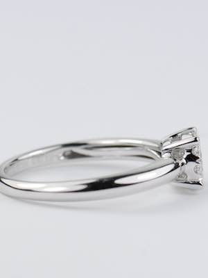 Shimmering Diamond Engagement Ring