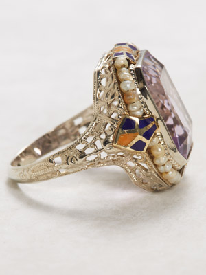 1930s Vintage Ring with Amethyst and Pearls