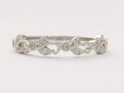 Vintage Inspired Wedding Ring with Twisting Leaves