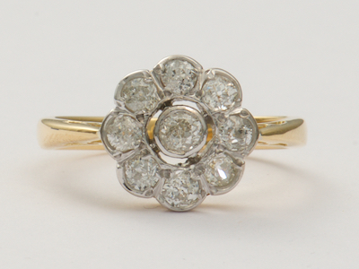 Vintage Engagement Ring with Scalloped Design