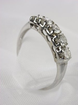 Vintage 1940s 5 Stone Wedding Ring